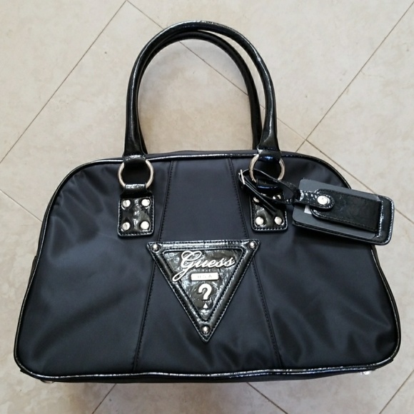 Nwt Guess classic travel carry on bag - Picture 2 of 9